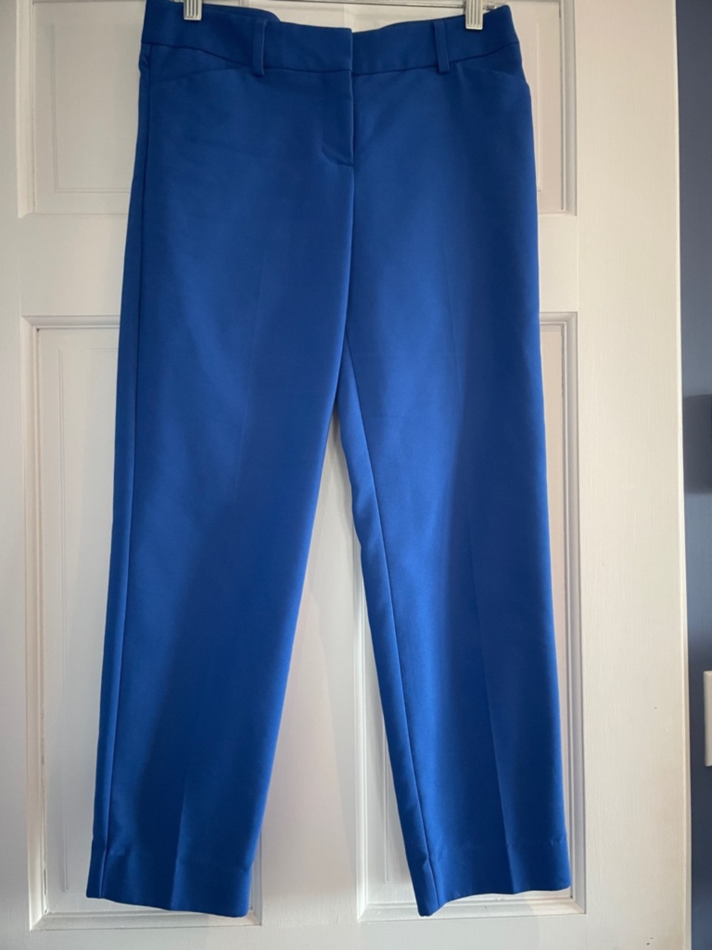 Express Editor Cropped Straight-Leg Capris in Royal Blue